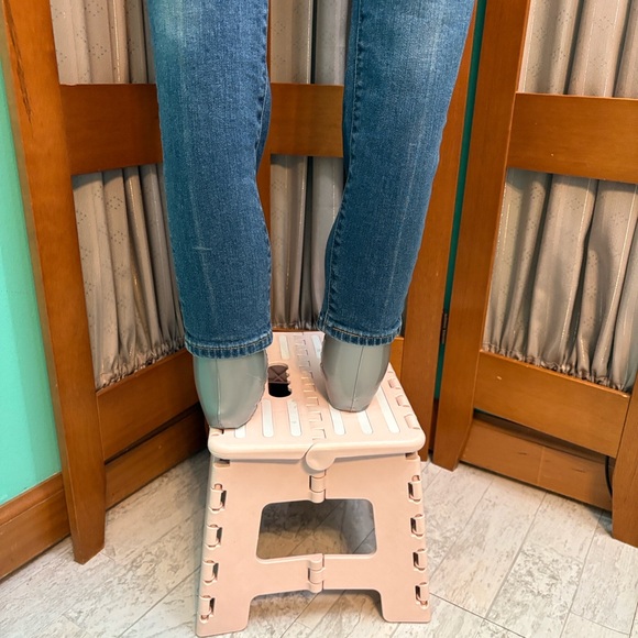 Levi's Women's Straight Leg Jeans in Denim Blue - Picture 5 of 13